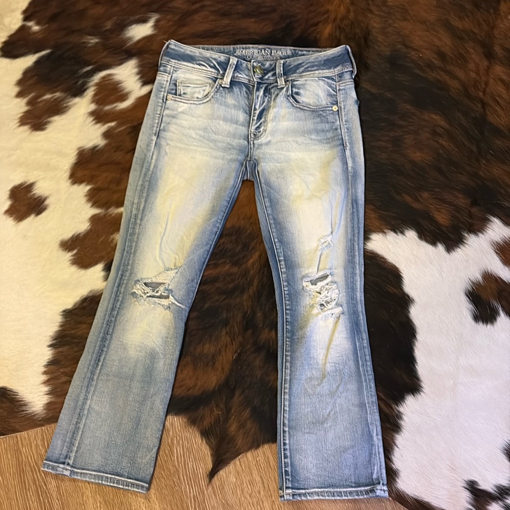 EUC AE KICK CROP Super stretch distressed jeans size 6